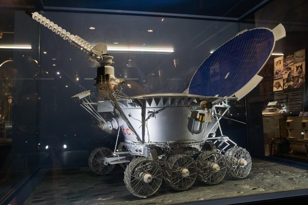 Во ВНИИ-100 рассказали, как разрабатывали первый в мире луноход